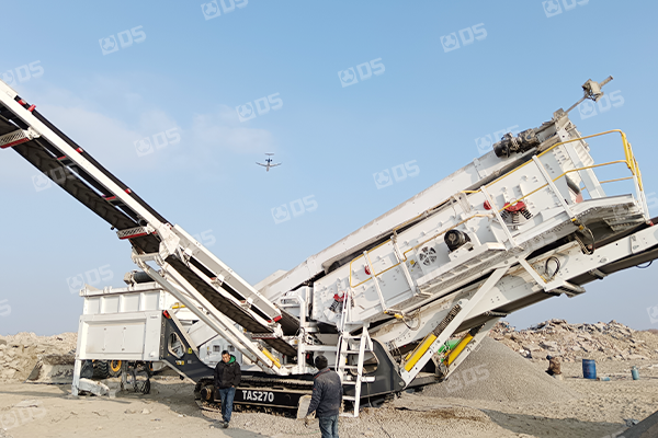 crawler-mounted screening plant